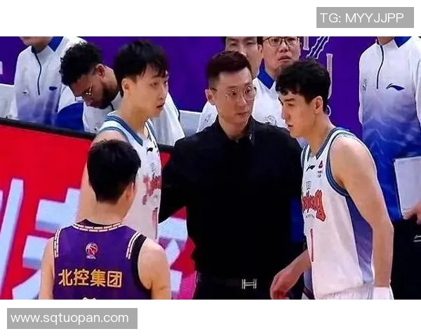 齐麟盖帽展现防守实力引发热议成篮球赛场新焦点