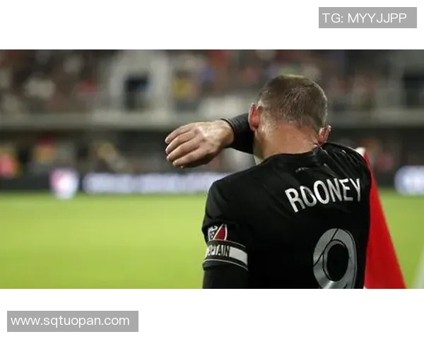 曝光!鲁尼私密短信遭泄露,言语不当引争议 曝光!鲁尼私密短信遭泄露,言语不当引争议