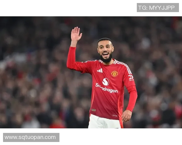 英超球队曼联宣布签约新后卫，将在下场比赛中强强联手夺三分